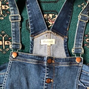 Madewell skinny jean overalls // SZ L